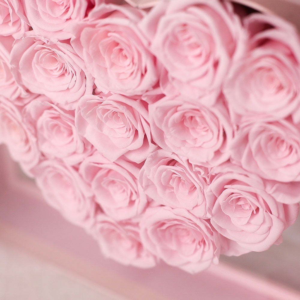 粉紅色玫瑰愛心永生花禮盒